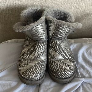 UGG Mini Bailey bling Women's Gray/Silver. Size 8. GUC